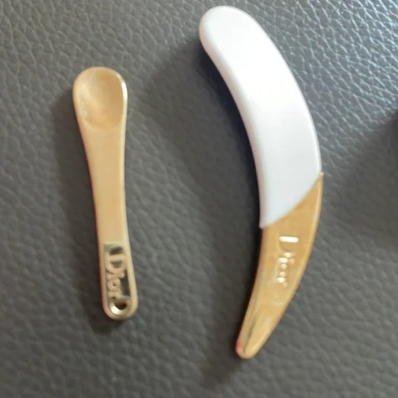 Dior Gold and White Skincare Applicators (5)